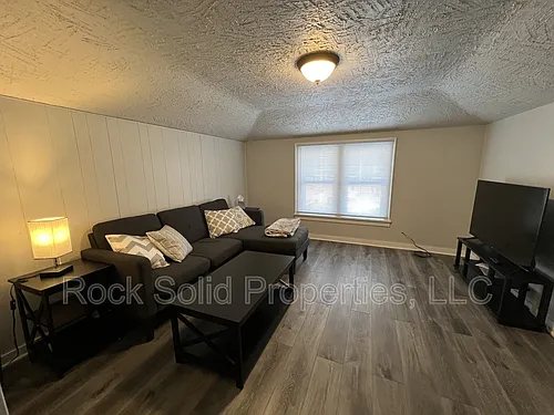 1610 Pebrican Ave #3 Photo 1