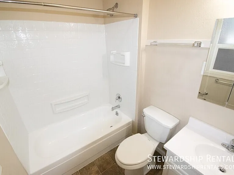 1376 W 6th Ave #A — Photo 9