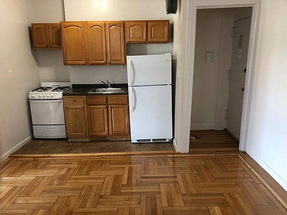 2nd image of 3230 Steuben Ave APT D4