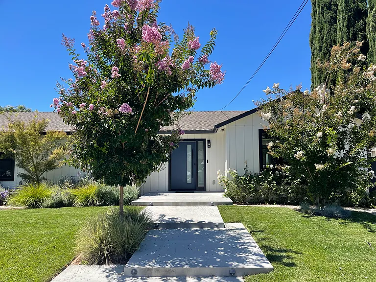 1230 Carmel Ter — Photo 2