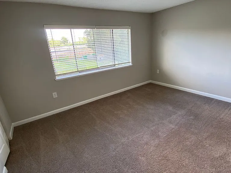 Gleneagle Apartment Homes — Photo 76