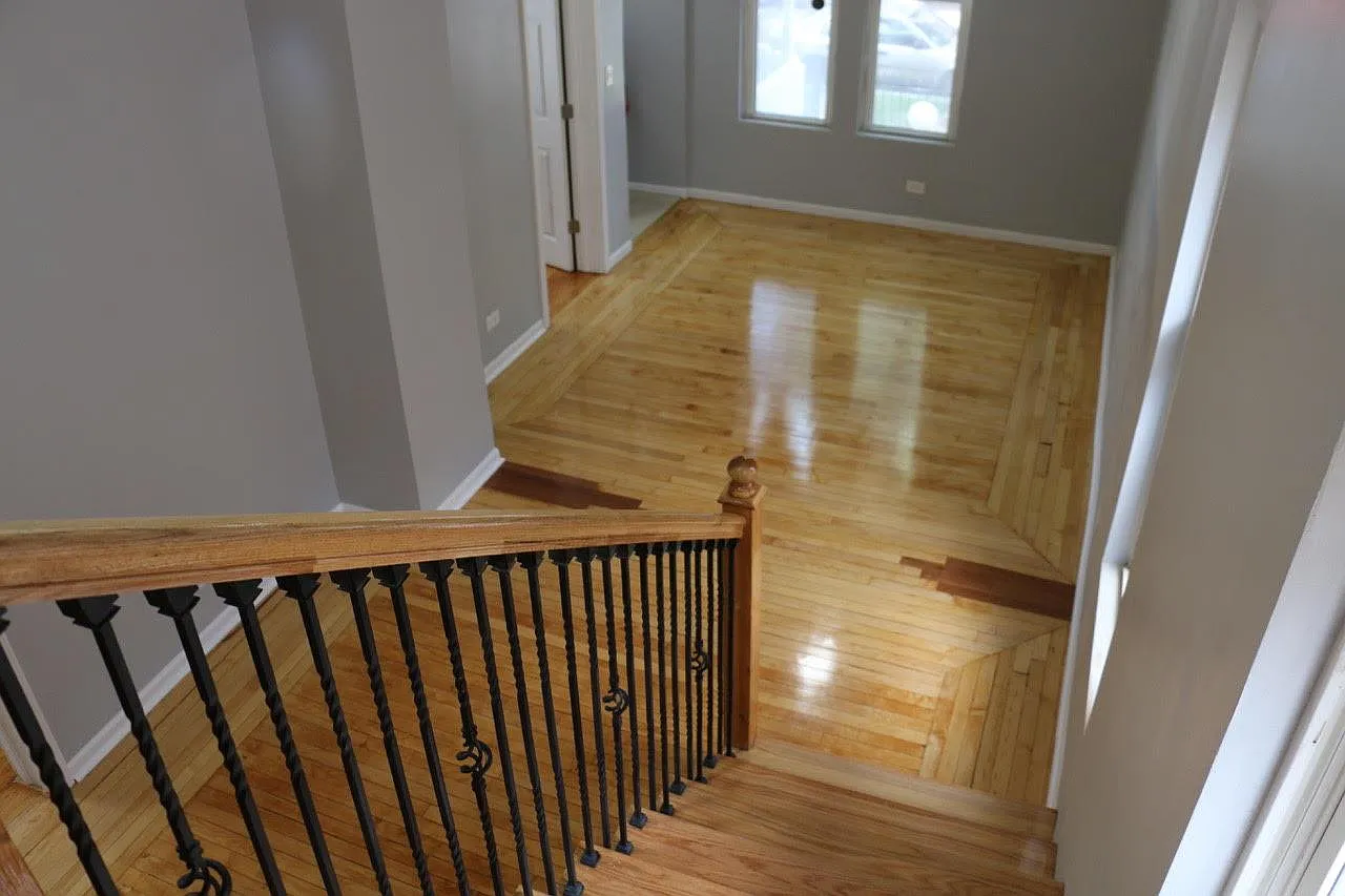 740 N Christiana Ave — Photo 2