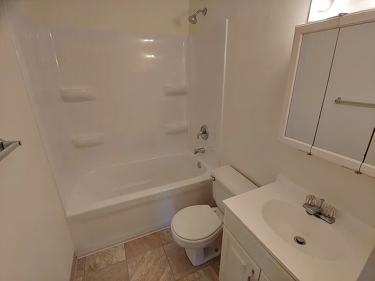 233 W Grant Street — Photo 14