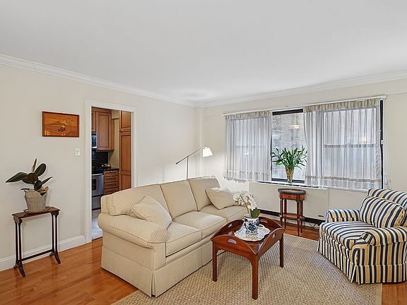 3rd image of 1036 Park Ave #2A