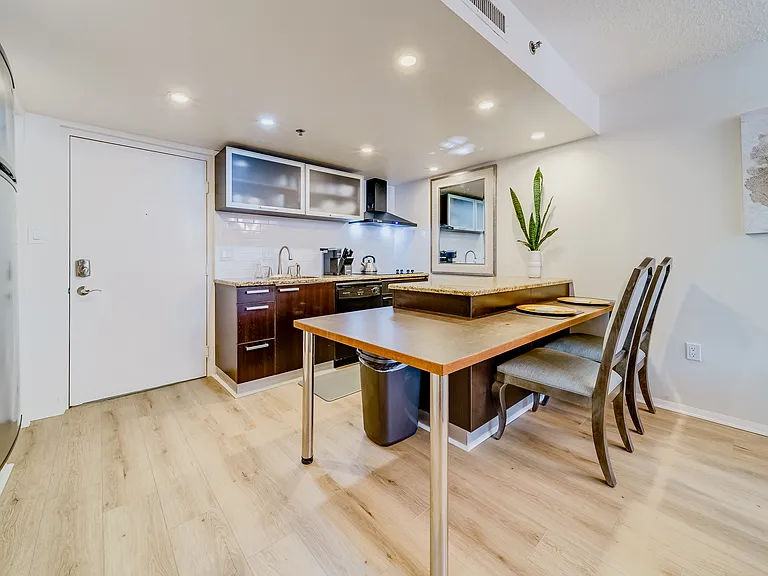 701 S Madison Ave #212 — Photo 17