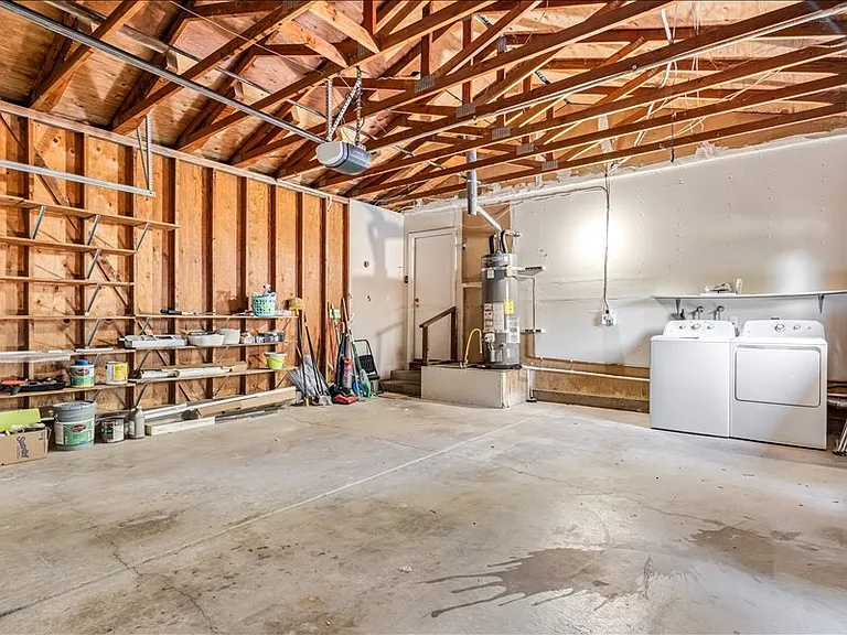 843 Falcon Way — Photo 21