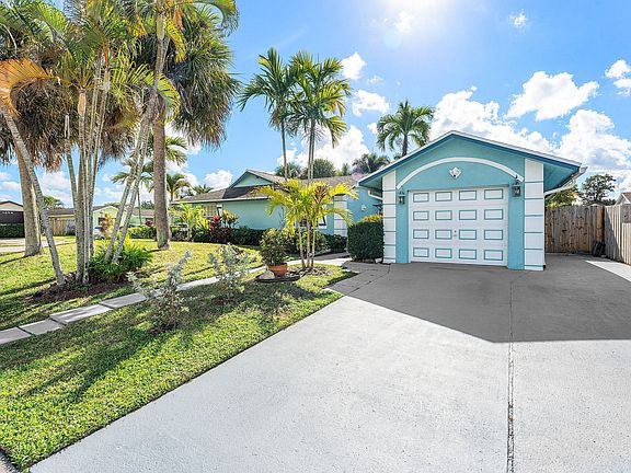 3rd image of 10290 Carmen Lane