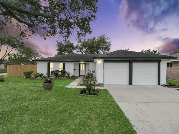 16222 Forest Bend Ave, Friendswood, TX 77546