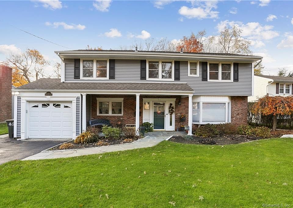 1st image of 80 Rolling Wood Dr