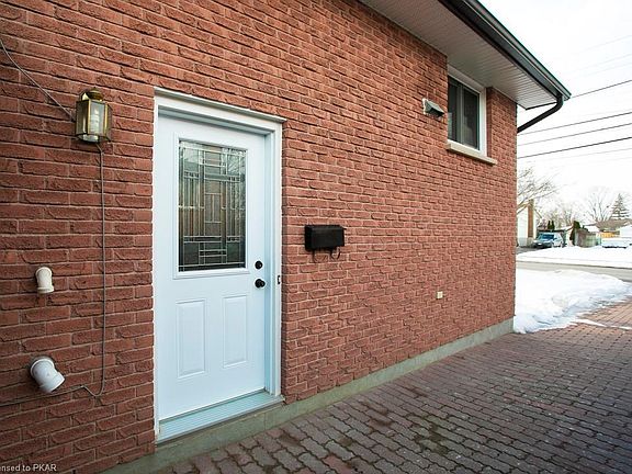 4th image of 632 Otonabee Dr