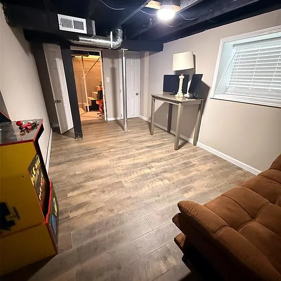 9914 Clyde Ave — Photo 15