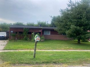 9466 Hazel St, Taylor, MI 48180