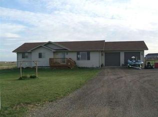 1300 Appaloosa Way NE, Minot, ND 58703