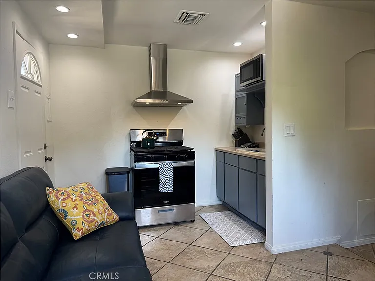 3000 Fairbanks Ave — Photo 2