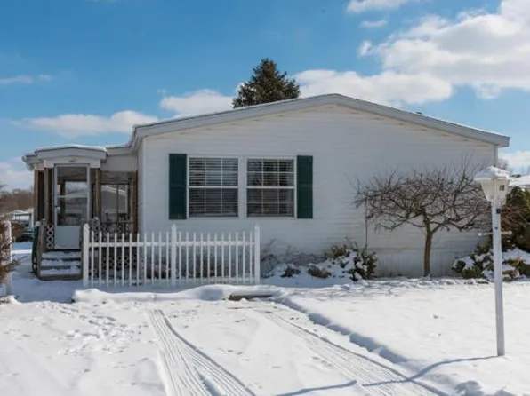 69205 Garver Lake Rd, Edwardsburg, MI 49112