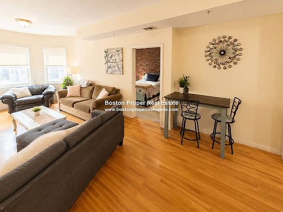 3rd image of 1406 Beacon St #7