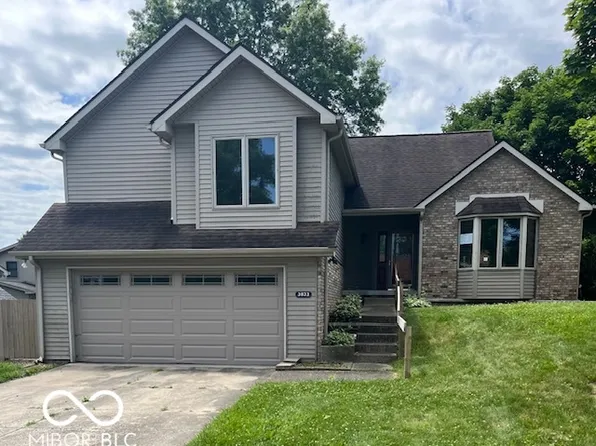 3033 Silver Fox Dr, Columbus, IN 47203