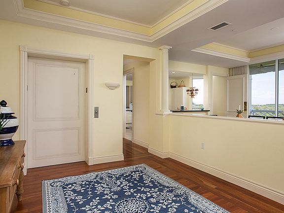 3rd image of 600 Beachview Dr Unit Penthouse N