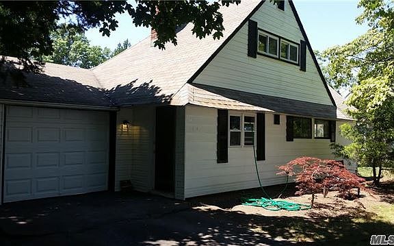 2nd image of 154 Blueberry Ln