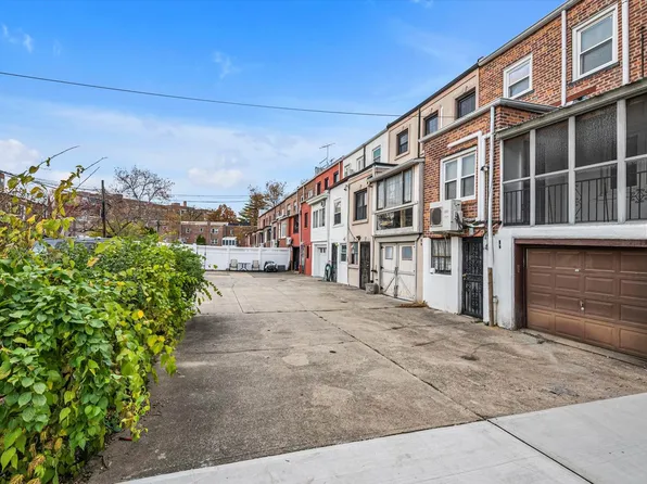 67-56 Exeter Street image 18 of 25