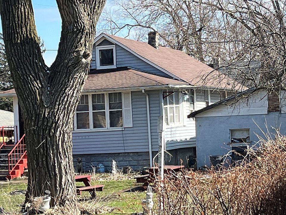 2nd image of 15807 Myrtle Ave