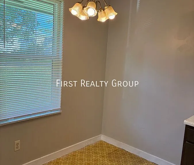 2322 Koehler Ave — Photo 4