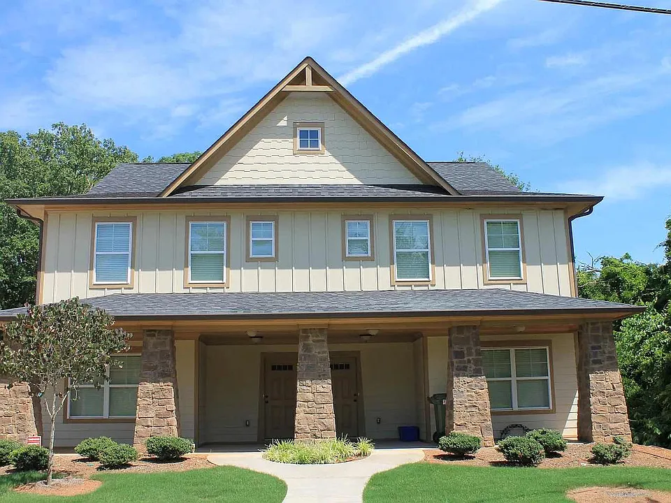 2819 Riverbend Rd