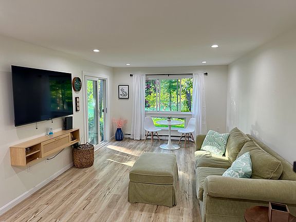 3rd image of 100A Fletcher Ln