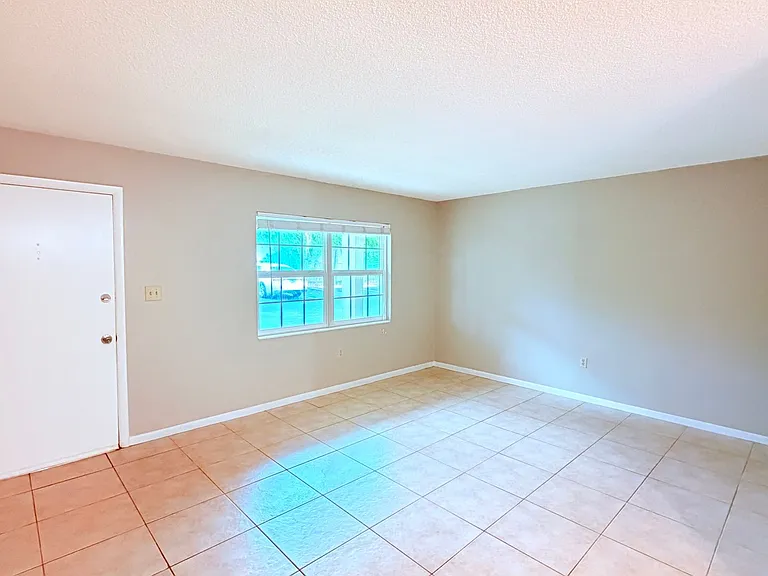 2500 Lee Rd #145 — Photo 7