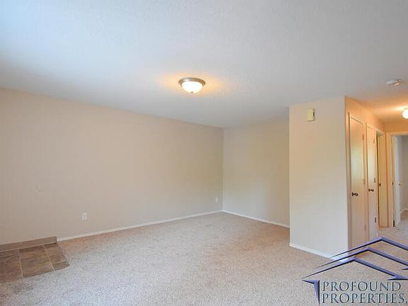 3rd image of 547 SE 8th Ave APT 14