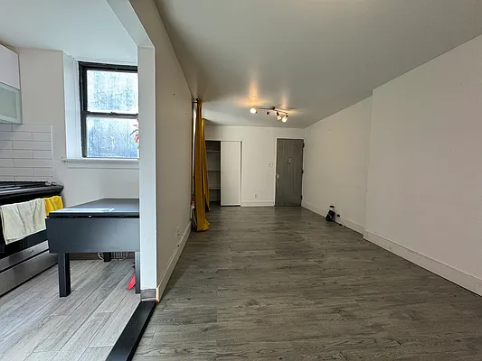 Rented by Pear NYC LLC | media 24