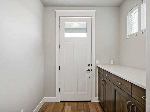 4th image of 6128 N Vicenza Ln