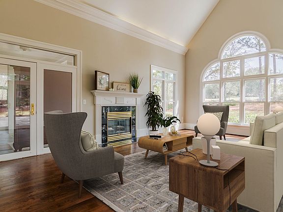 2nd image of 5 Chukker Hill Ct