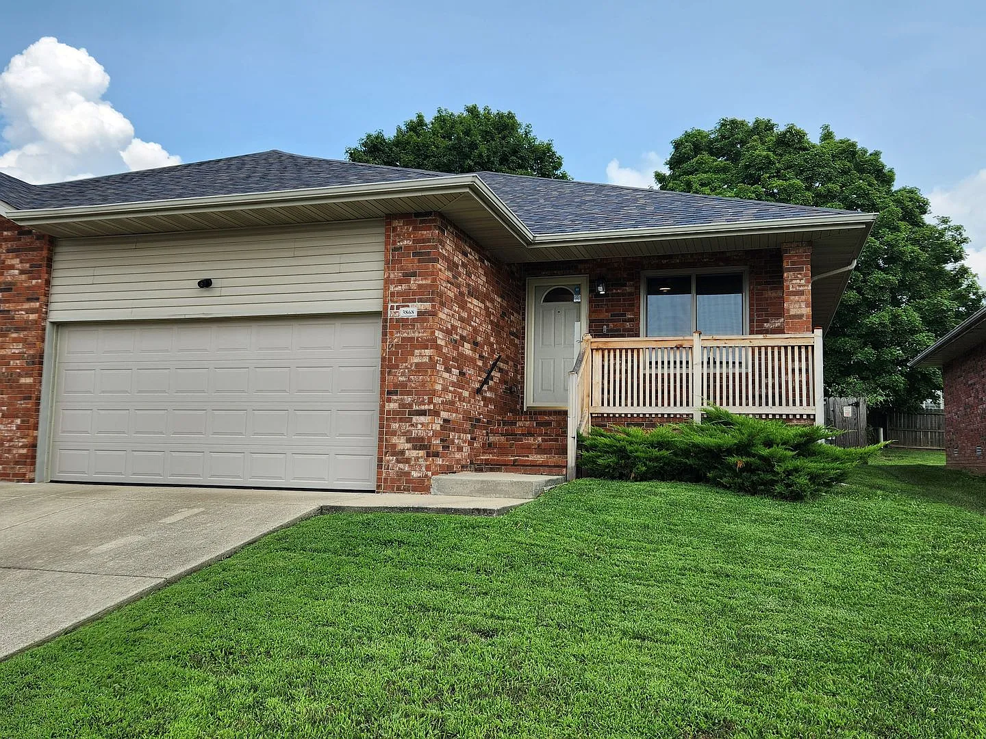 Spacious 2-Bedroom, 2-Bathroom Duplex Available Now!! — Photo 1