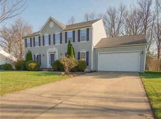 35081 Clear Creek Dr, North Ridgeville, OH 44039