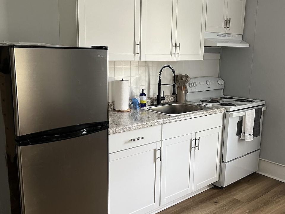 2nd image of 245 E Vermont Ave #2