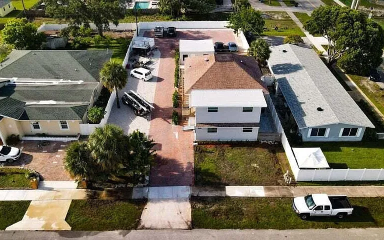 305 Cypress Dr #1 — Photo 10