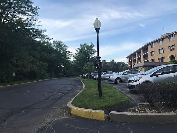 3rd image of 650 E Greenwich Ave APT 3-403