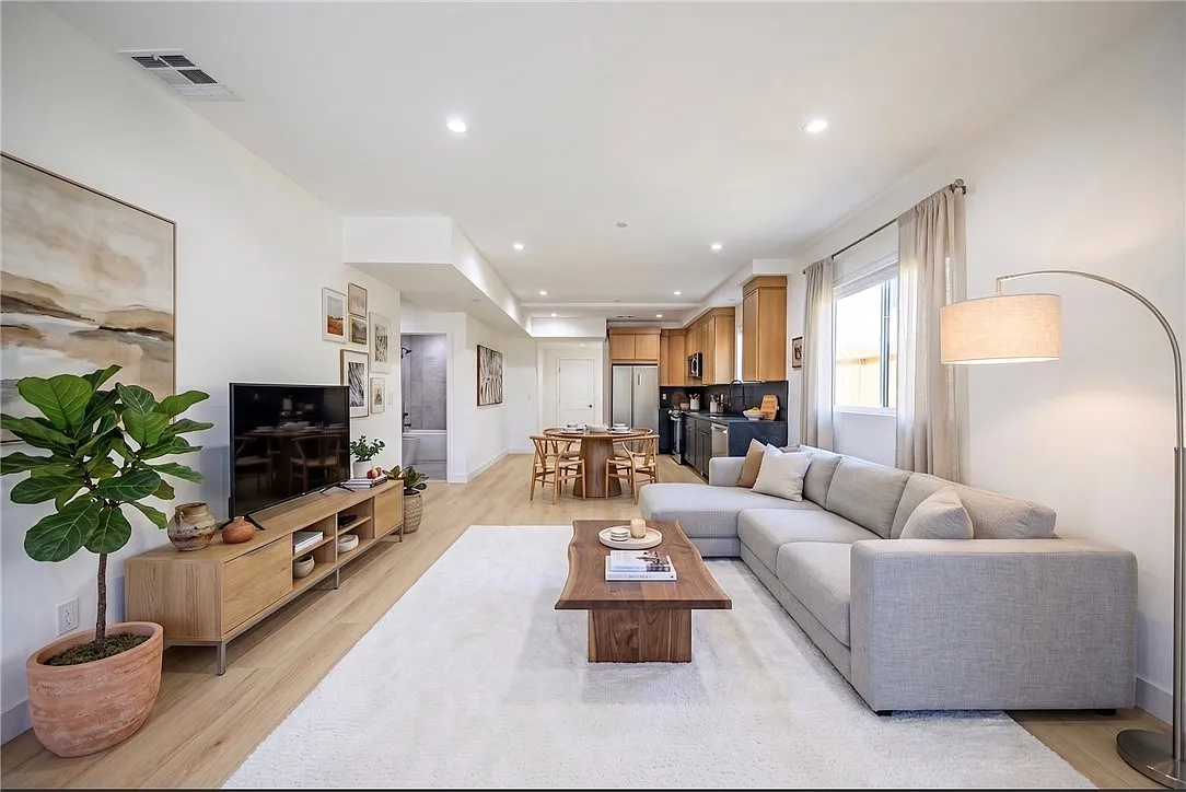 3 bed, 1234 sqft, $4,125 — Photo 3