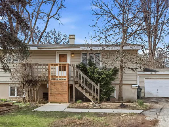 322 S Seymour Ave, Mundelein, IL 60060
