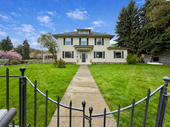 208 E James St, Colfax, WA 99111