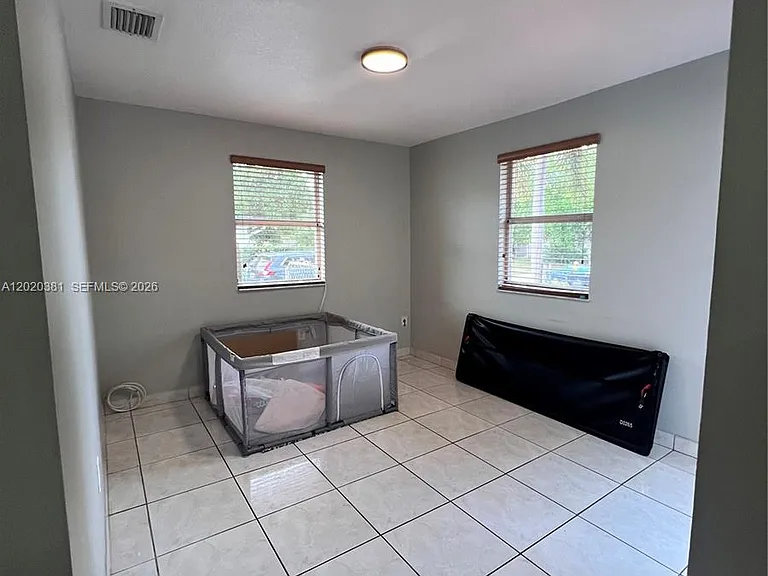 16940 SW 94th Ave #0 — Photo 3