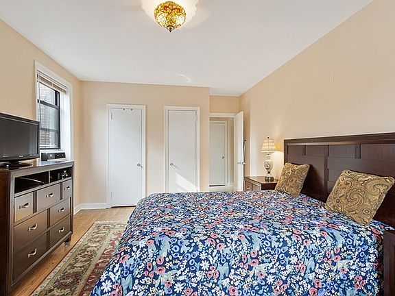 3rd image of 4739 40th St APT 6H