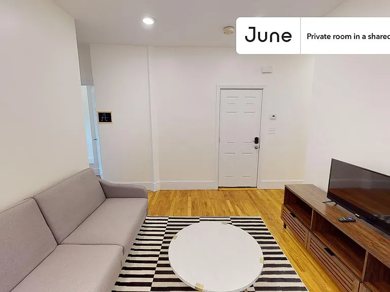 21 Rossmore St #B — Photo 9