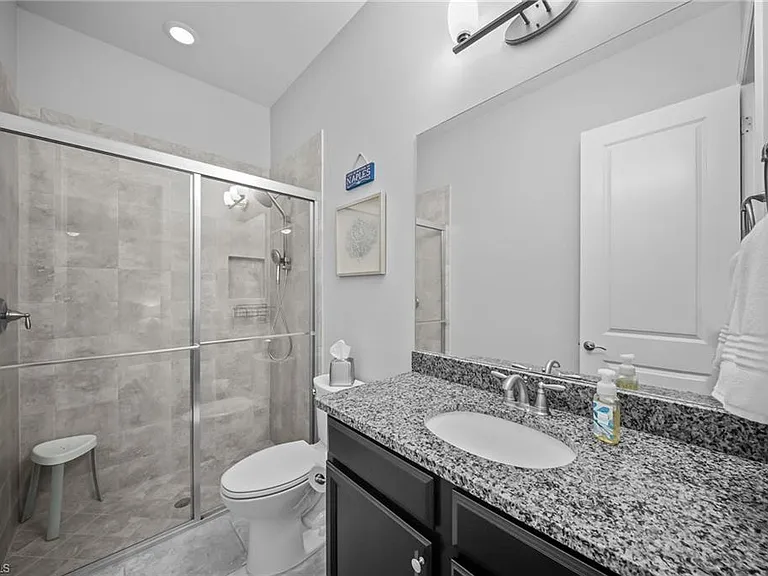 9361 Terresina Dr — Photo 20