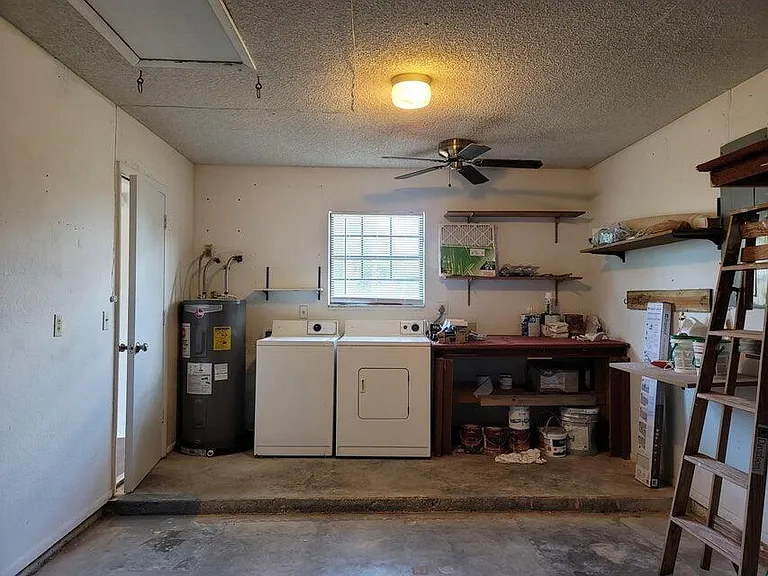 311 SW Virden Ct — Photo 15
