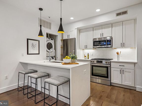 2nd image of 1508 F St NE APT 3