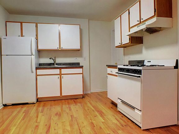 5th image of 1741 W Potomac Ave #1F