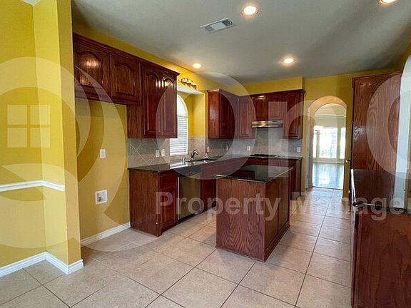 3rd image of 11618 Beeville Dr