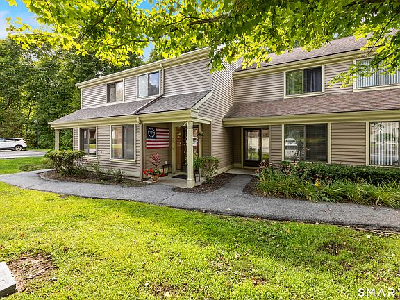 2nd image of 21 Riveredge Drive #21